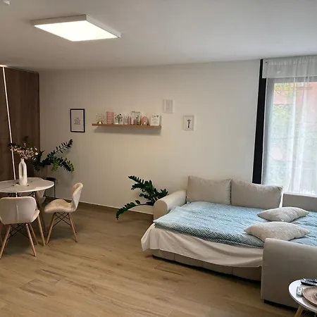 Szeged Gyoengye Lux Apartment Exterior photo