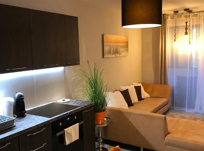 Szeged Gyoengye Lux